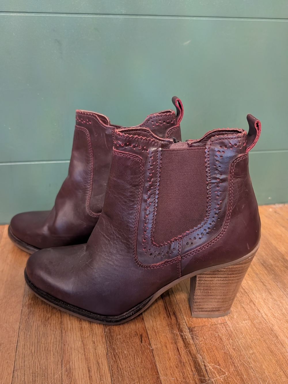 Sbicca Burgundy Leather Ankle Booties with Stacked Heel